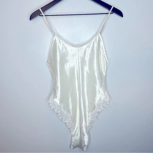 Victoria's Secret Vintage Cream Satin and Lace Teddy Bodysuit Size M - Picture 2 of 9